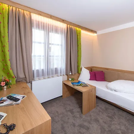 Hotel Zum Hirschen Zell Am 4*