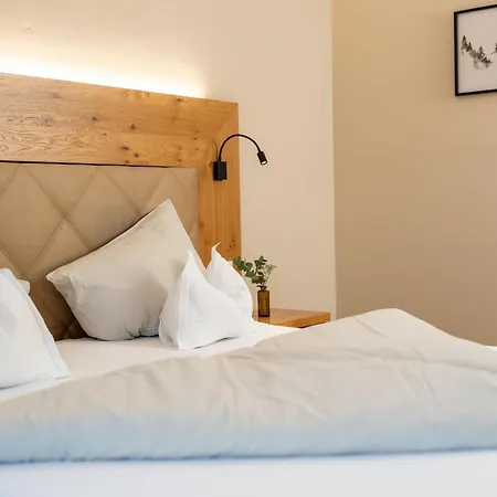 Hotel Zum Hirschen Zell Am 4*