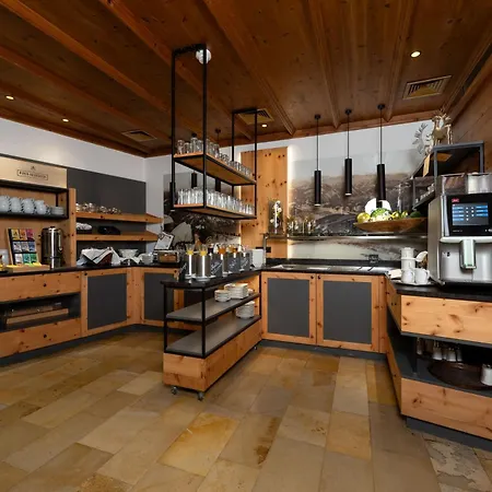 ホテル Zum Hirschen Zell Am ツェル アム ゼー