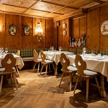 Zum Hirschen Zell Am 4*