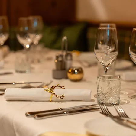 Zum Hirschen Zell Am 4* ツェル アム ゼー