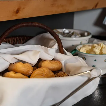 ホテル Zum Hirschen Zell Am ツェル アム ゼー