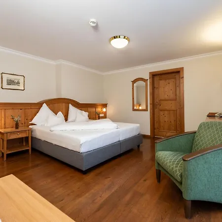 Zum Hirschen Zell Am 4* ツェル アム ゼー