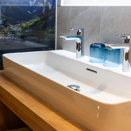 Zum Hirschen Zell Am 4* ツェル アム ゼー