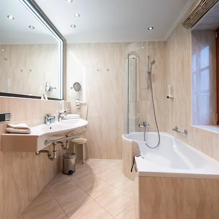 ホテル Zum Hirschen Zell Am 4*