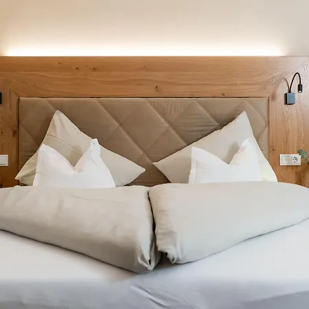 Zum Hirschen Zell Am ホテル 4*