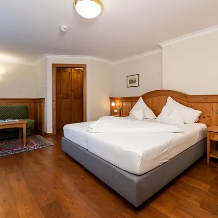 Zum Hirschen Zell Am ホテル 4*