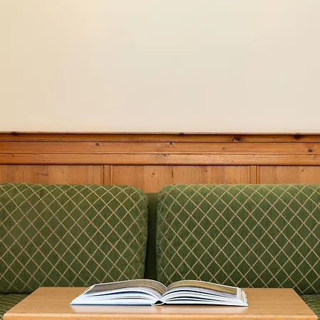 Zum Hirschen Zell Am 4* ツェル アム ゼー