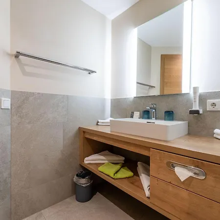 Hotel Zum Hirschen Zell Am 4*