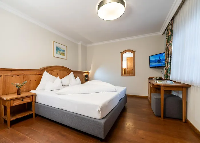 فندق Zum Hirschen Zell Am زيل أم سي