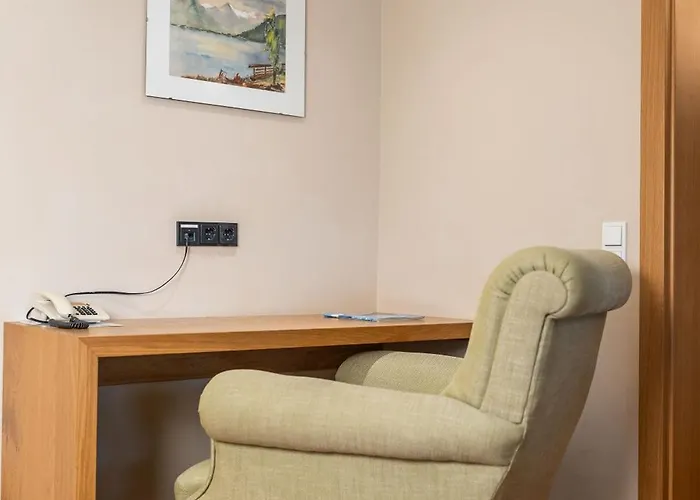 فندق Zum Hirschen Zell Am زيل أم سي